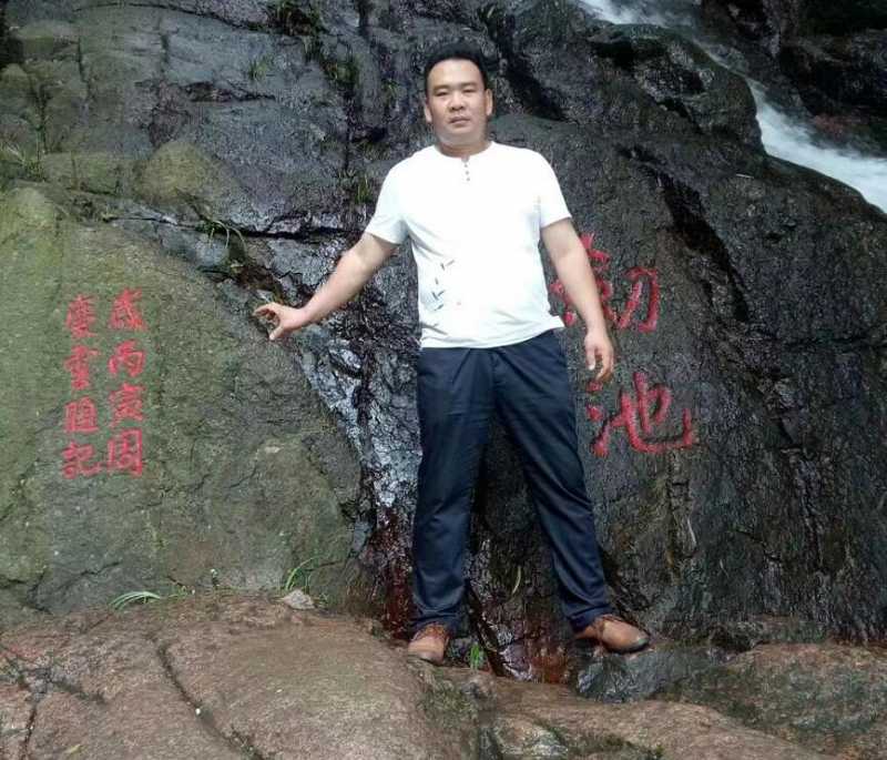 伽小偉尋人啟事,伽小偉個人資料